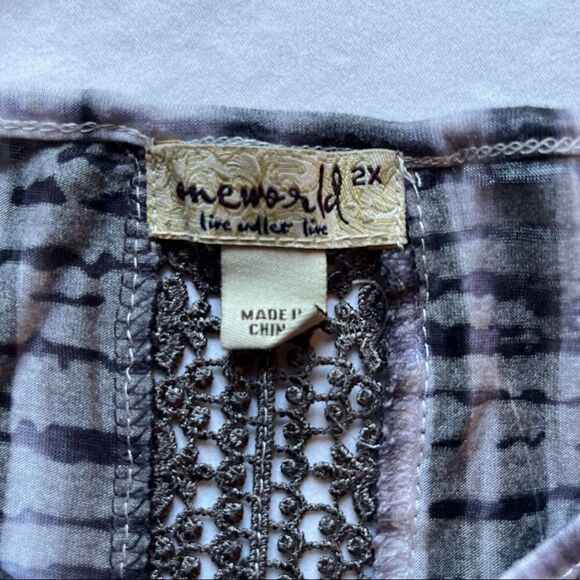 One World V neck 1/2 sleeve blouse 2X Blue/Grey Embroidered longer in back - Picture 11 of 11